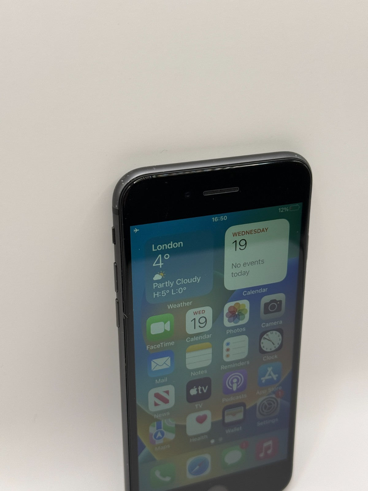 Apple iPhone 8 Good Condition 64GB Grade B Three Smartphone UK