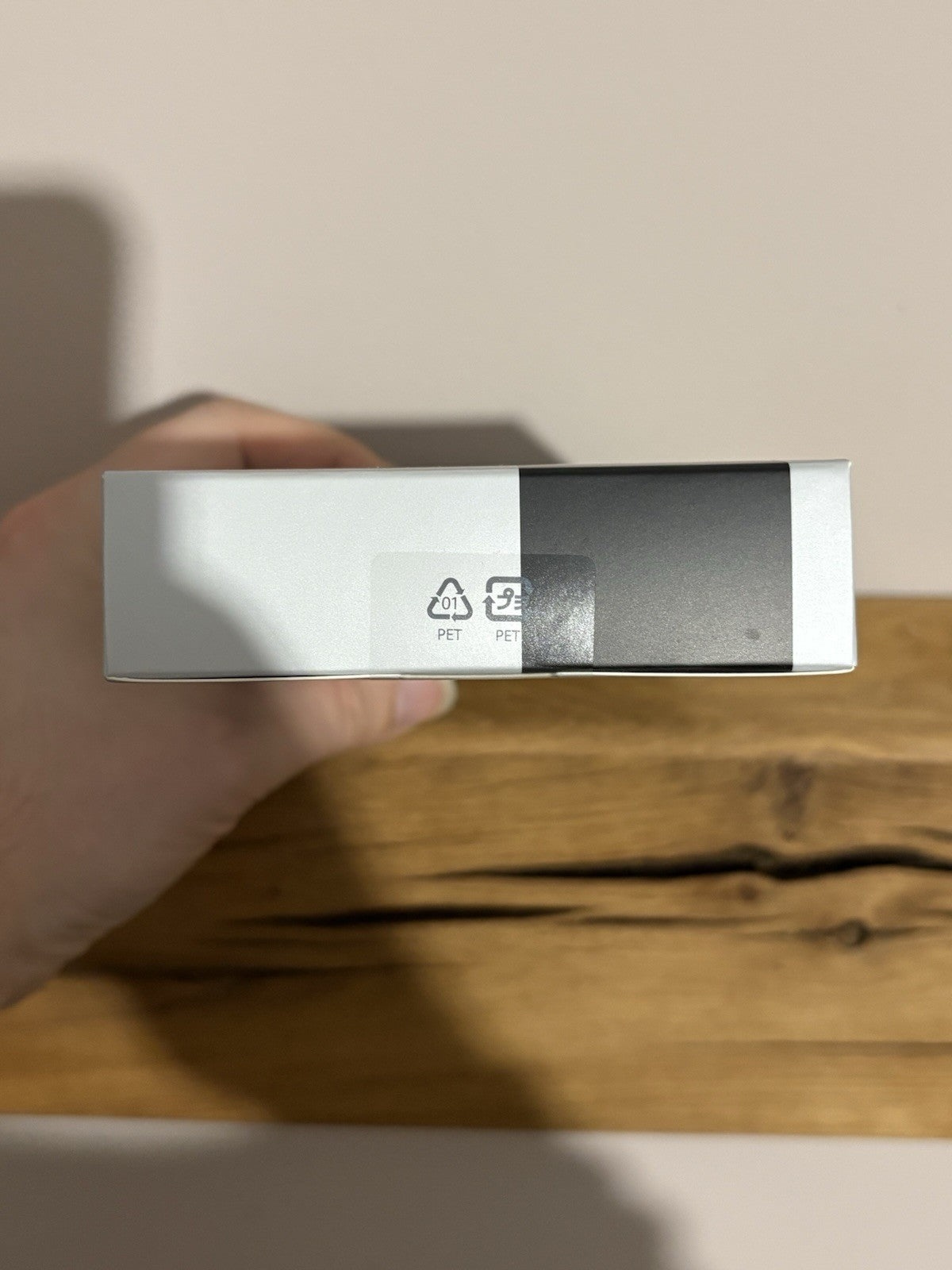 UGREEN MagFlow MagSafe Power Bank Qi2 25W Wireless Fast Charging 10000mAh