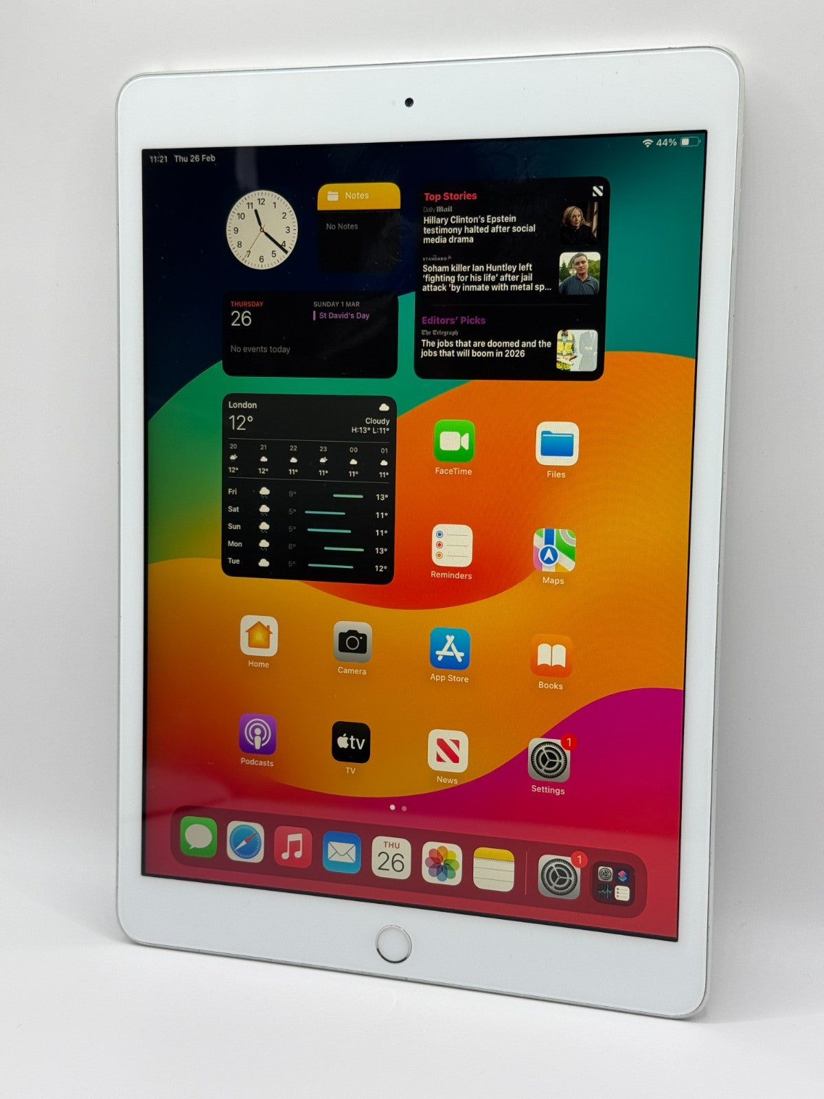 Apple Ipad 10.2 7th Generation Silver 32GB WiFi Good Condition Warranty