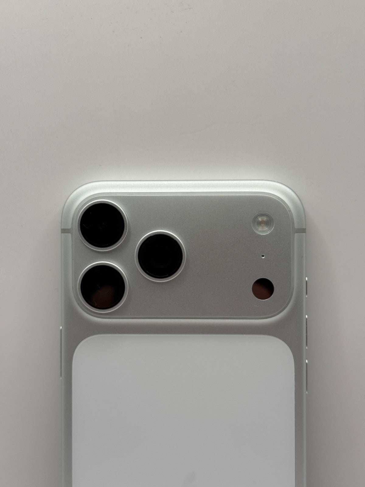 Apple Iphone 17 Pro Max 256GB Silver Warranty Unlocked Excellent Condition