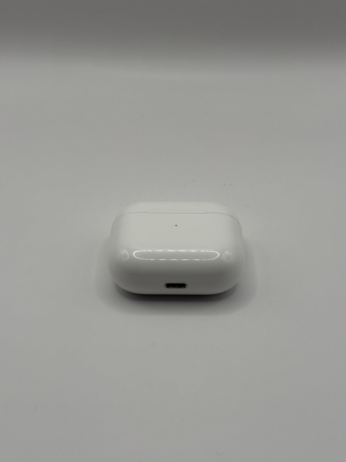 Genuine Apple Airpods 3 Non Anc A2566 Lightning Wireless Charging Case Only