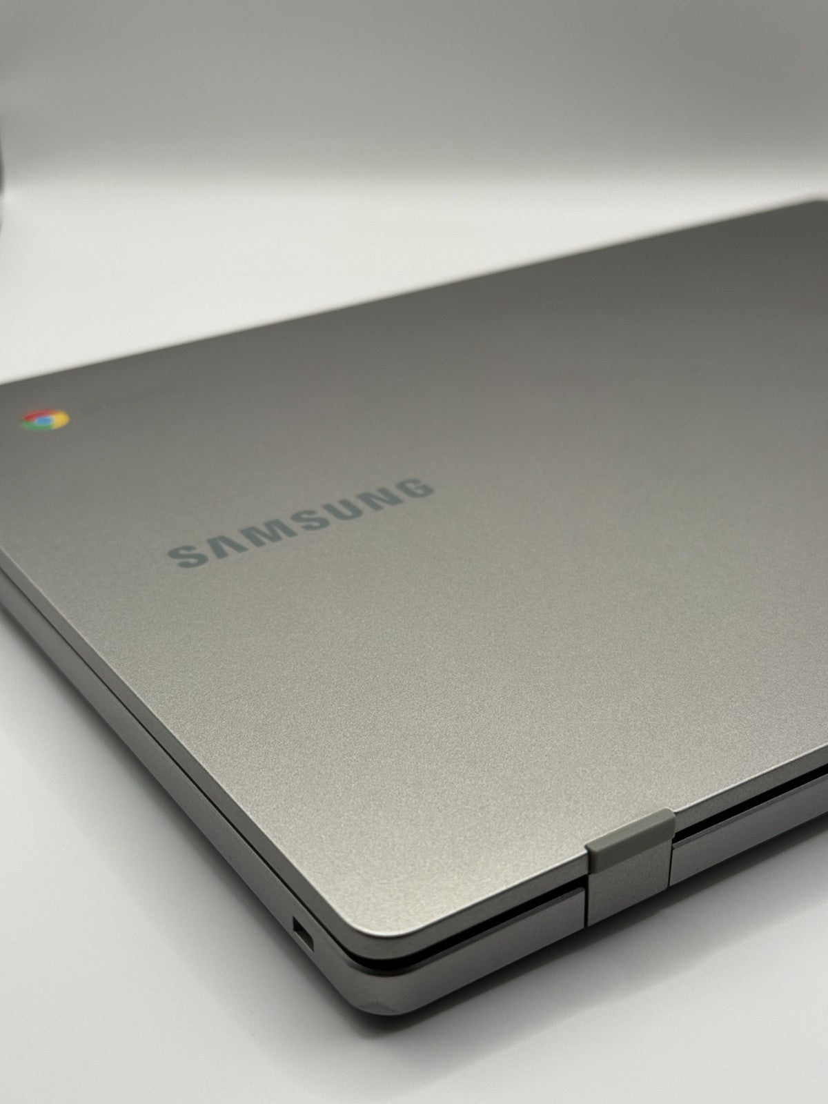 Samsung Galaxy Chromebook 11.6 64GB eMMC Intel Celeron N4500 1.10GHz 4GB