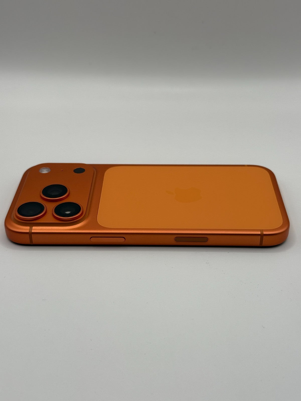 Apple Iphone 17 Pro 256GB 5G AI Cosmic Orange 5G Excellent Warranty Unlocked