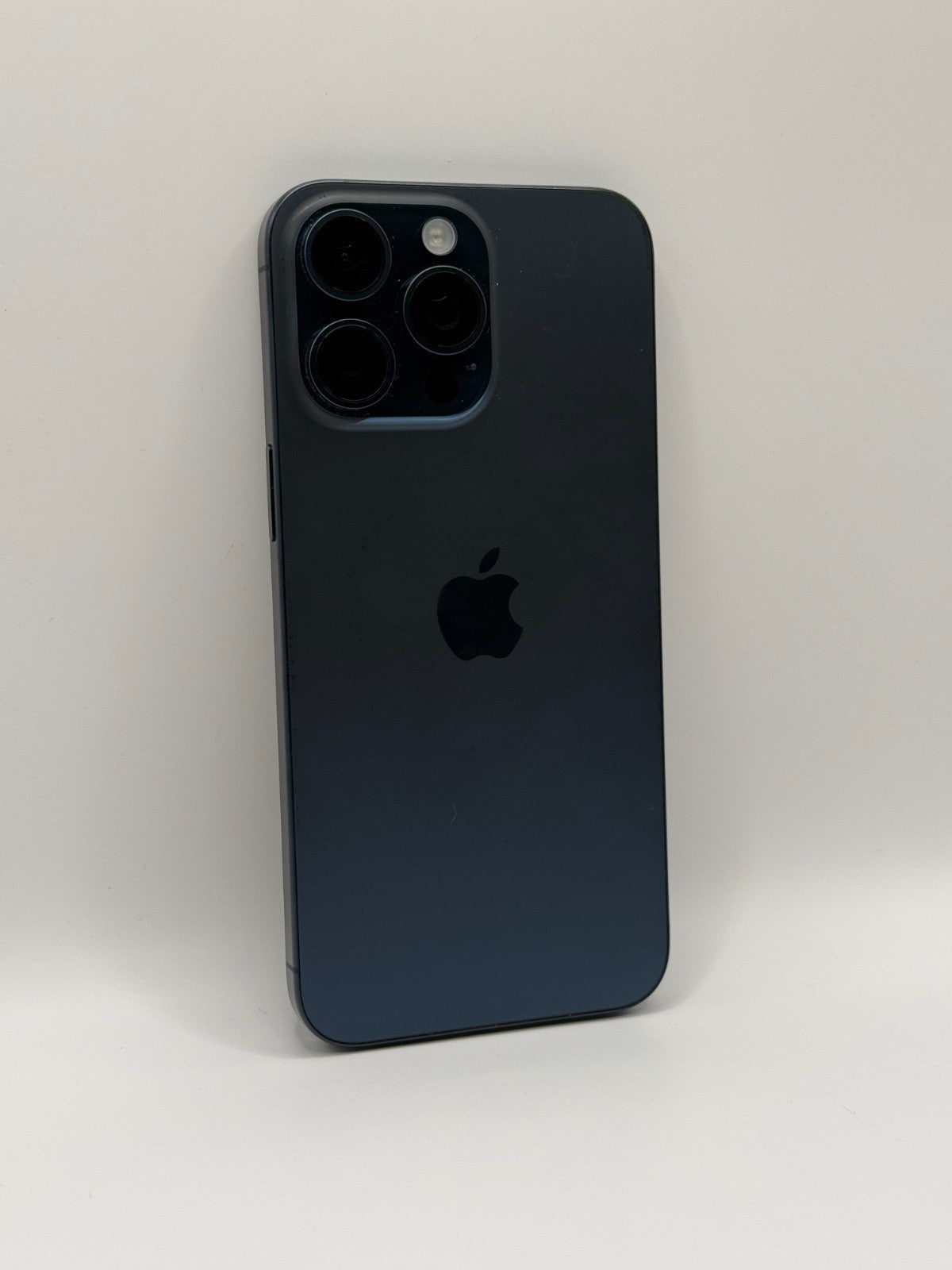 Apple Iphone 15 Pro Max Blue Titanium 256GB Very Good Condition Unlocked