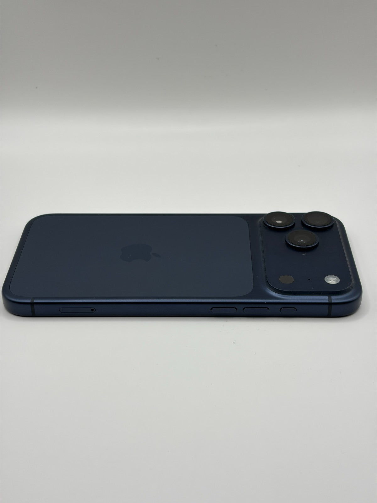 Apple Iphone 17 Pro Max 5G 256GB Deep Blue Unlocked Excellent Condition