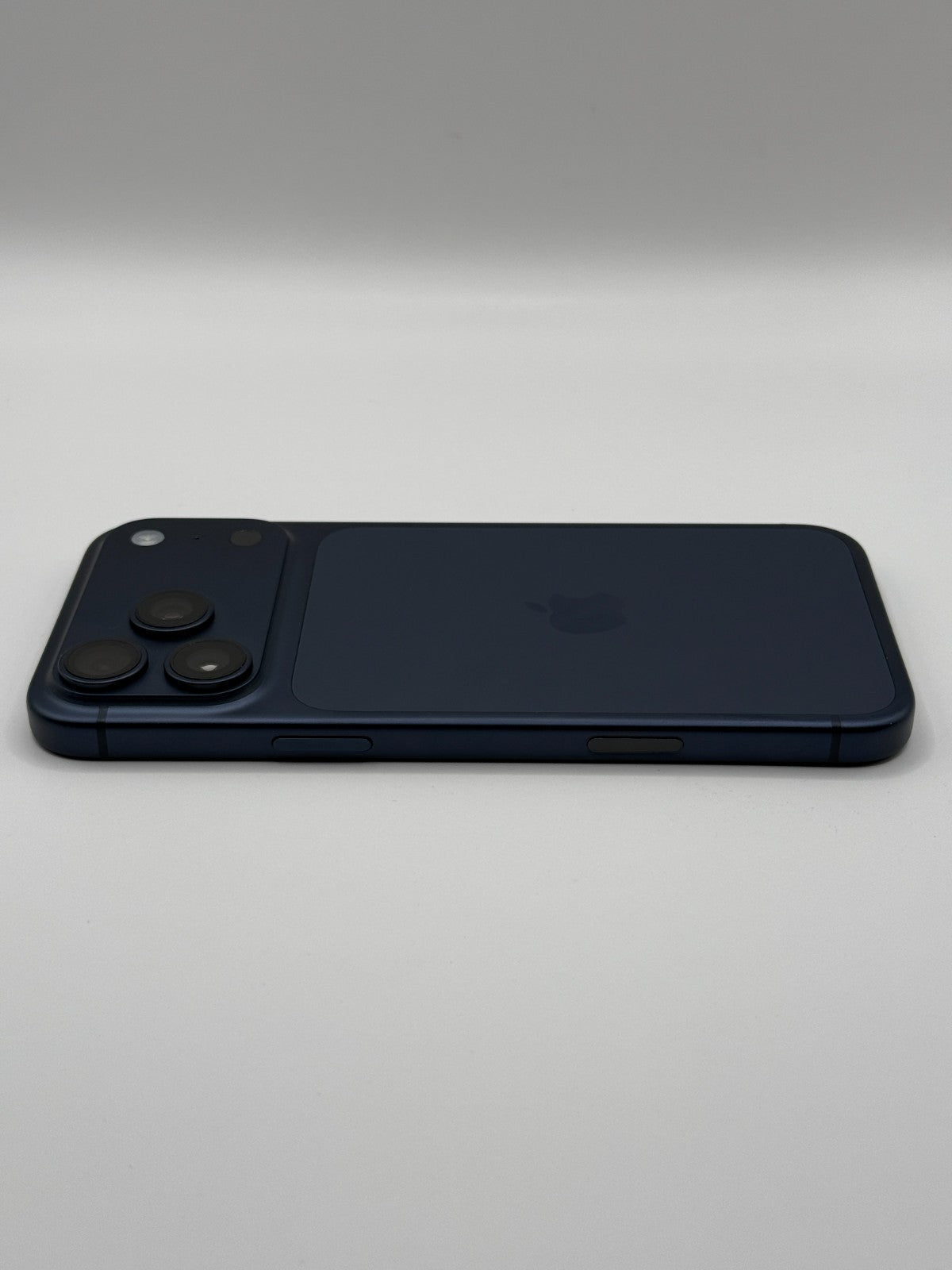 Apple Iphone 17 Pro Max 256GB Deep Blue 5G Warranty Unlocked Opened Never Used