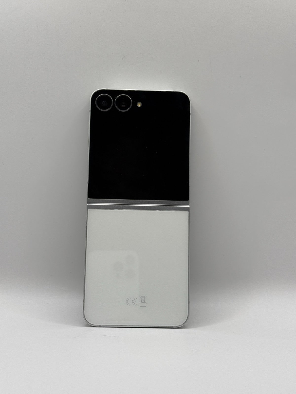 Samsung Galaxy Z Flip7 FE White 5G AI 256GB Unlocked Excellent Warranty Boxed