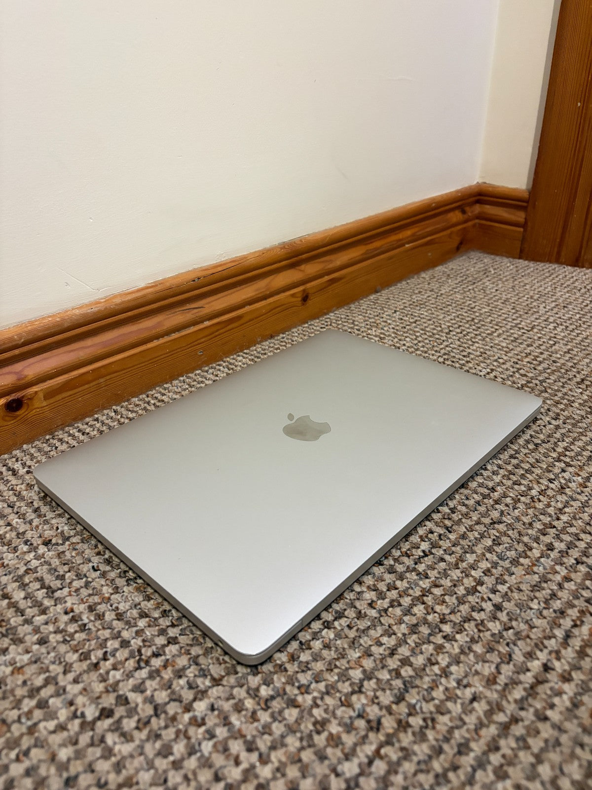 Apple MacBook Pro Retina 13.3" 2019 128GB SSD 8GB Ram 1.4GHz Core i5 Grey