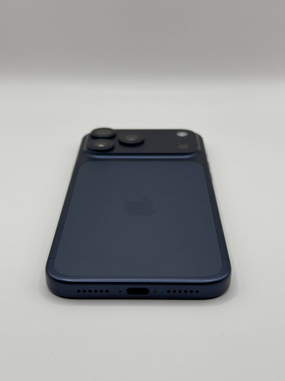 Apple Iphone 17 Pro Max 256GB Deep Blue Warranty Unlocked Excellent Condition