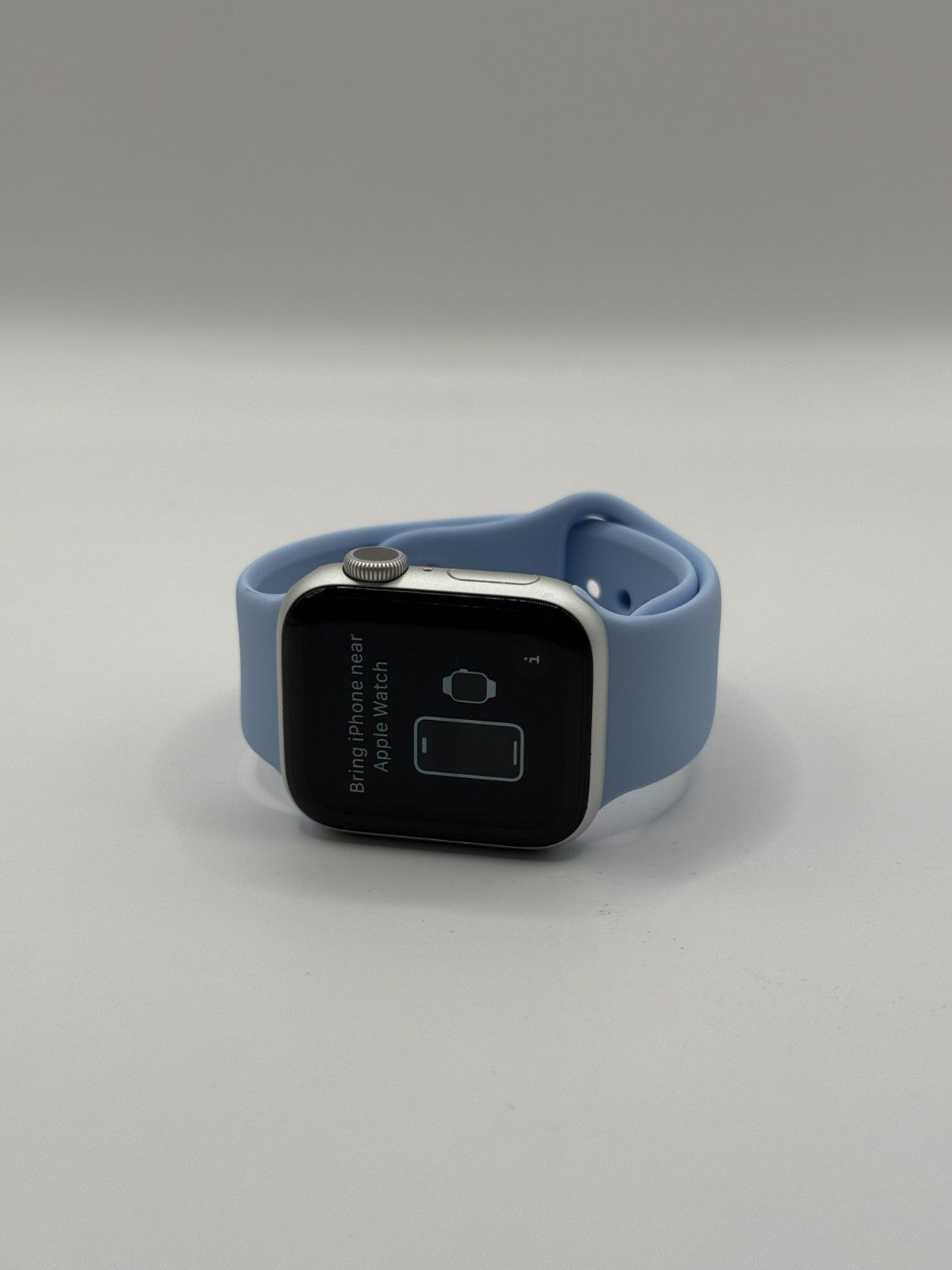 Apple Series 6 40mm Silver Aluminium Case Blue Sport Band 75% Battery