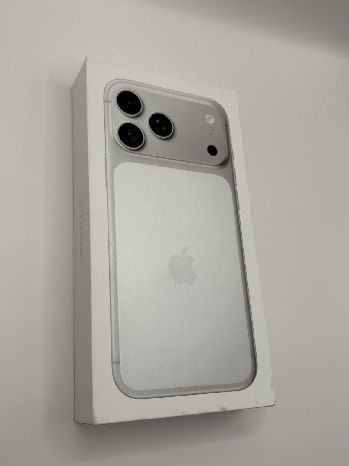 Apple iPhone 17 Pro Max 256GB Silver 5G Brand New Sealed Boxed Unlocked Warranty