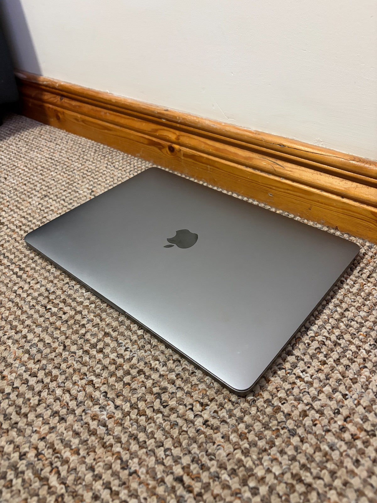 Apple MacBook Pro Retina 13.3" 2019 128GB SSD 8GB Ram 1.4GHz Core i5 Grey