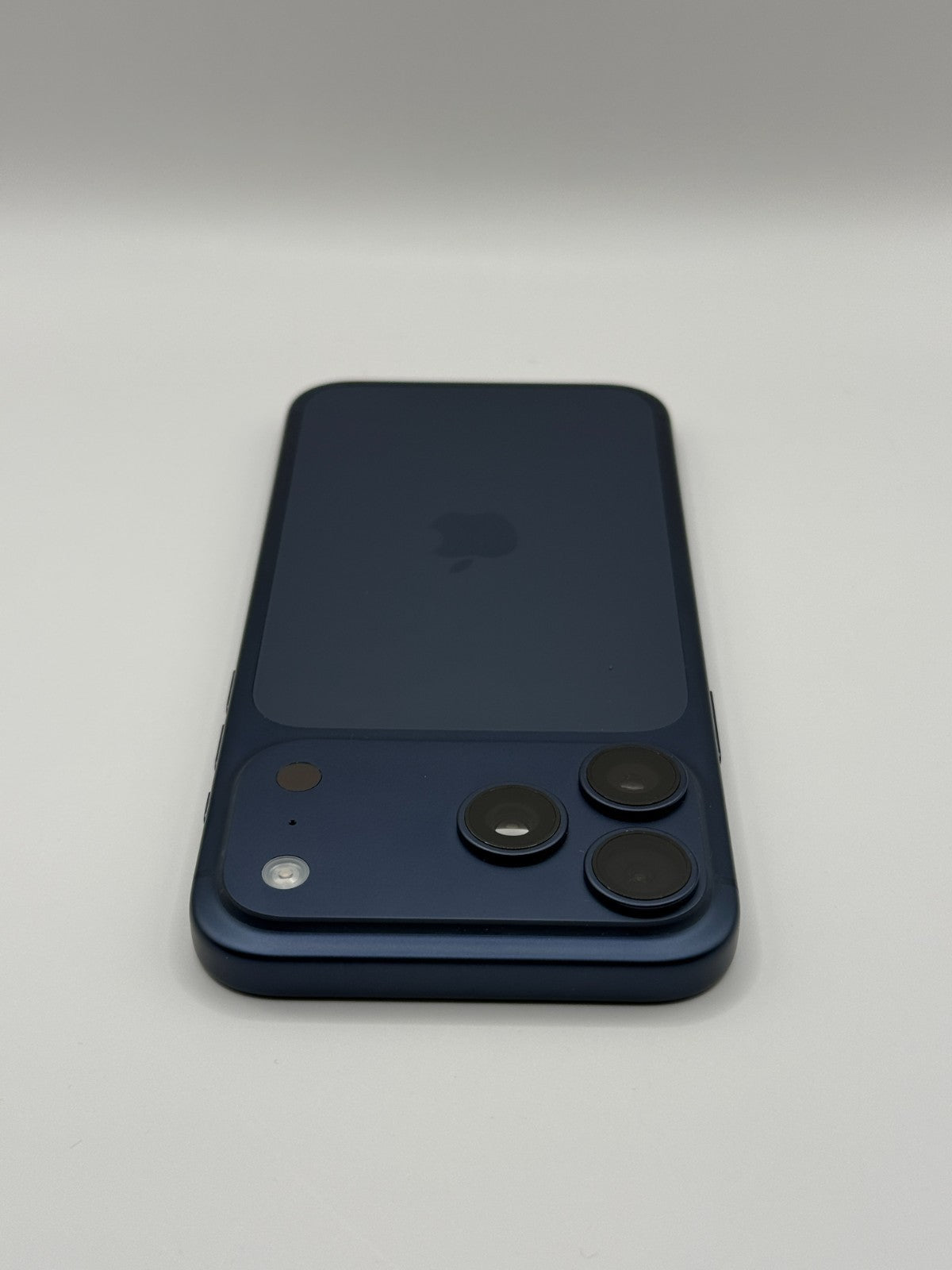 Apple Iphone 17 Pro Max 512GB Deep Blue 5G Warranty Unlocked Excellent Condition