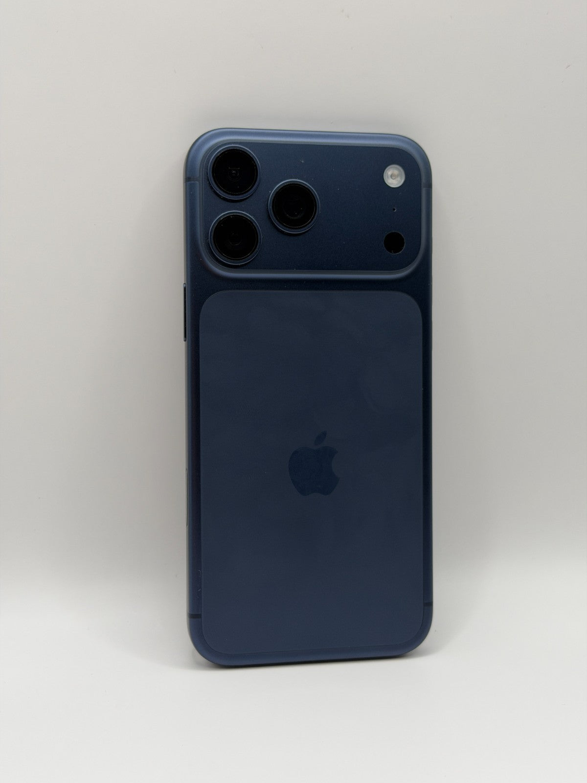 Apple Iphone 17 Pro Max 256GB Deep Blue 5G Warranty Unlocked Excellent Condition