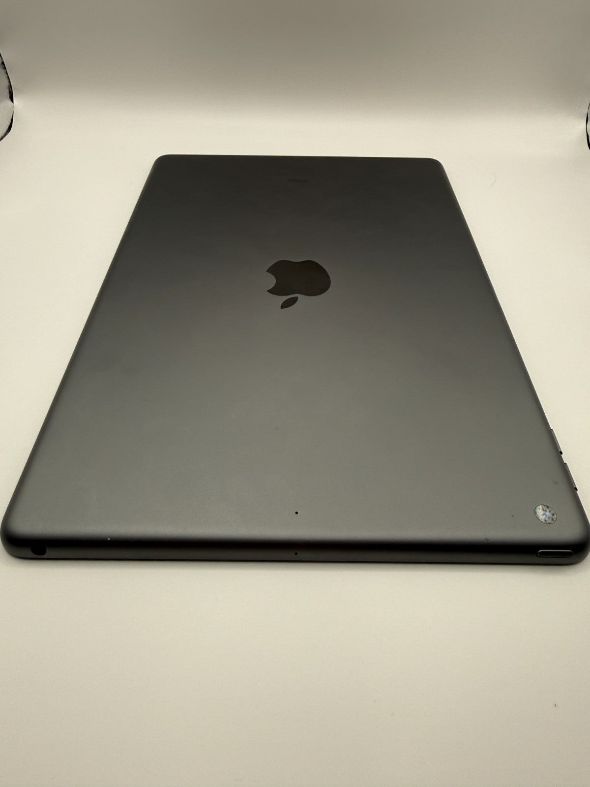 Apple iPad 8th Gen 2020 10.2" 32GB WiFi Unlocked Space Gray Boxed Warranty