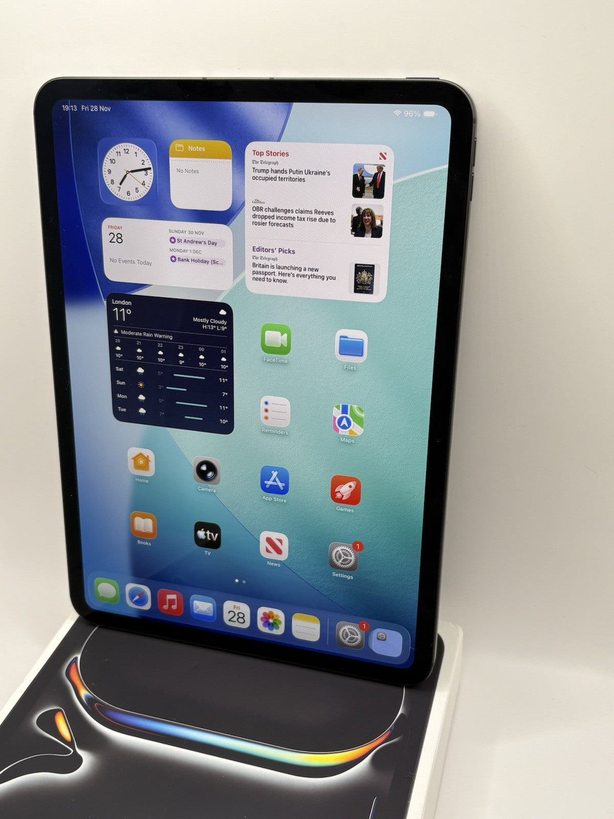iPad Pro 11" M5 256Gb WiFi & 5G Unlocked Space Black Warranty Boxed