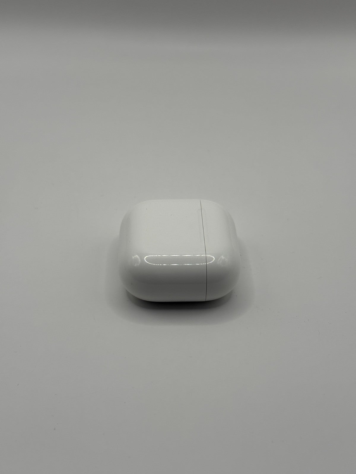 Genuine Apple AirPods 4 Non Anc A3508 USB-C Wireless Charging Case Only