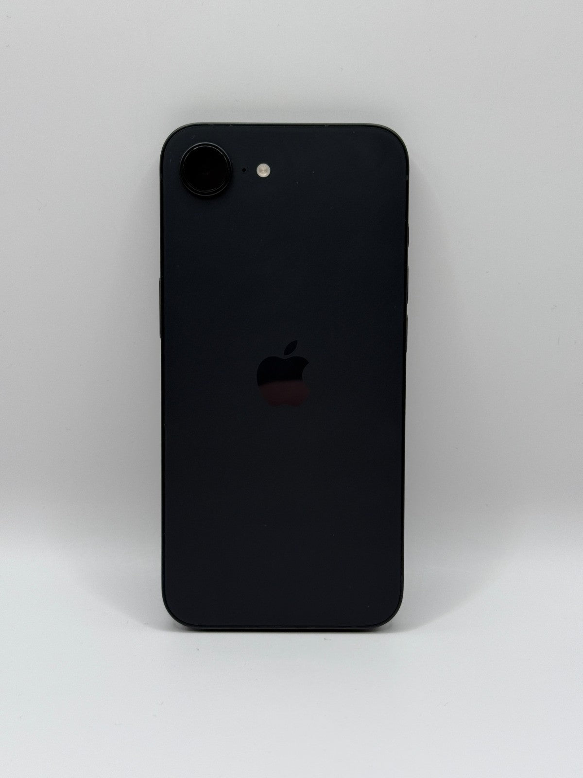 Apple Iphone 16e 128GB 5G Black 100% Battery Unlocked Very Good Condition Boxed