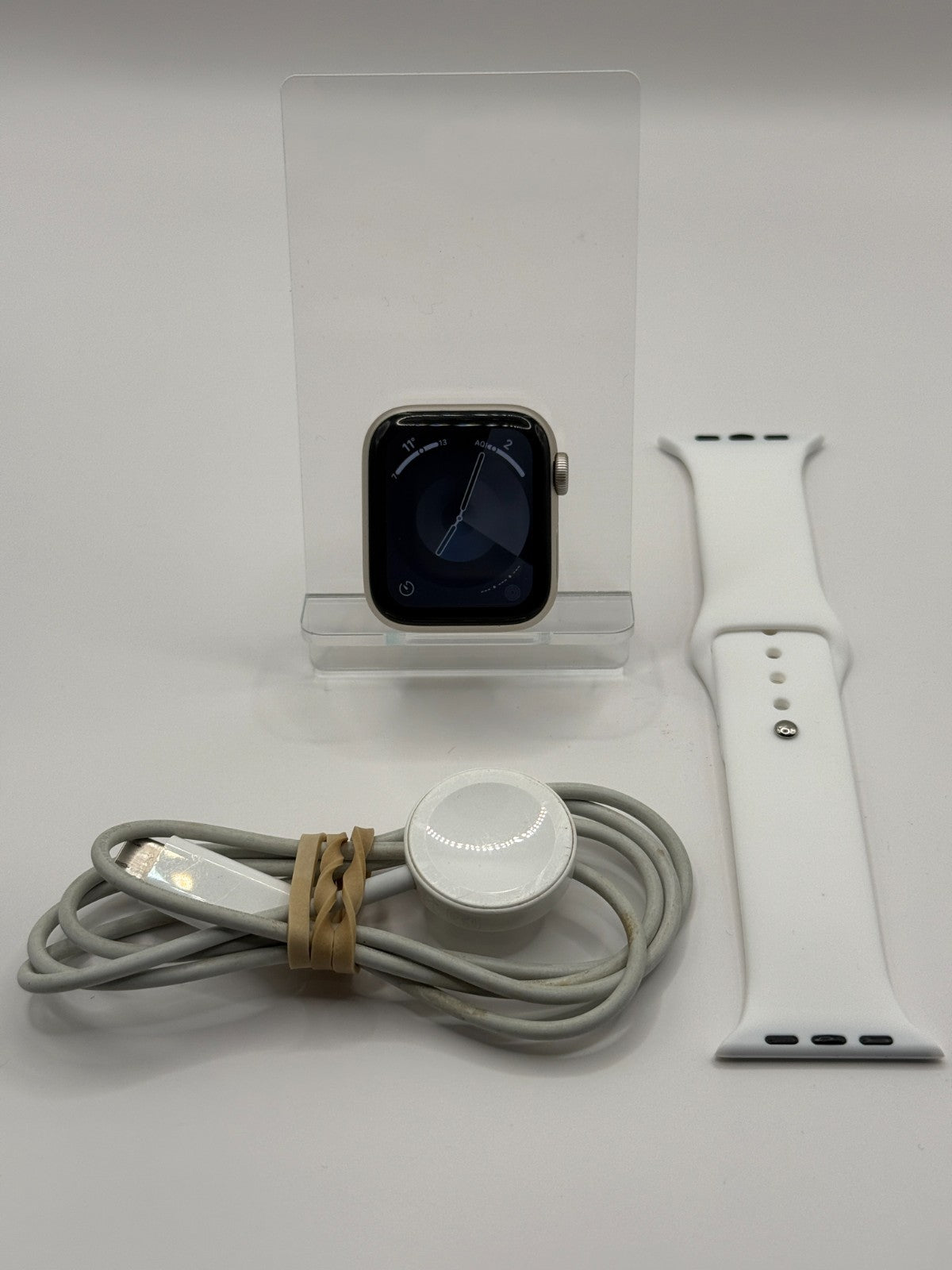 Apple Watch SE 2nd Gen 40mm Silver Aluminium with White Band Scratch On Screen