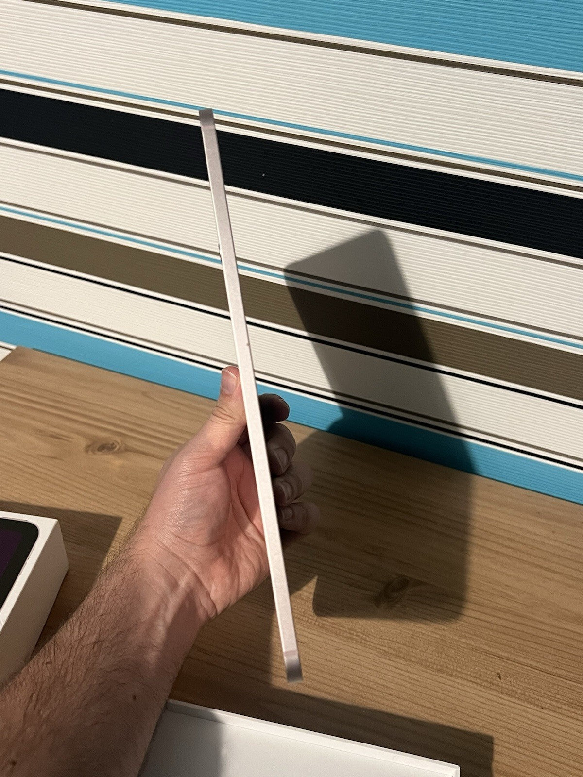 Apple iPad Air 5th Gen (PP108) M1 64GB WiFi & Cellular 5G Unlocked Starlight