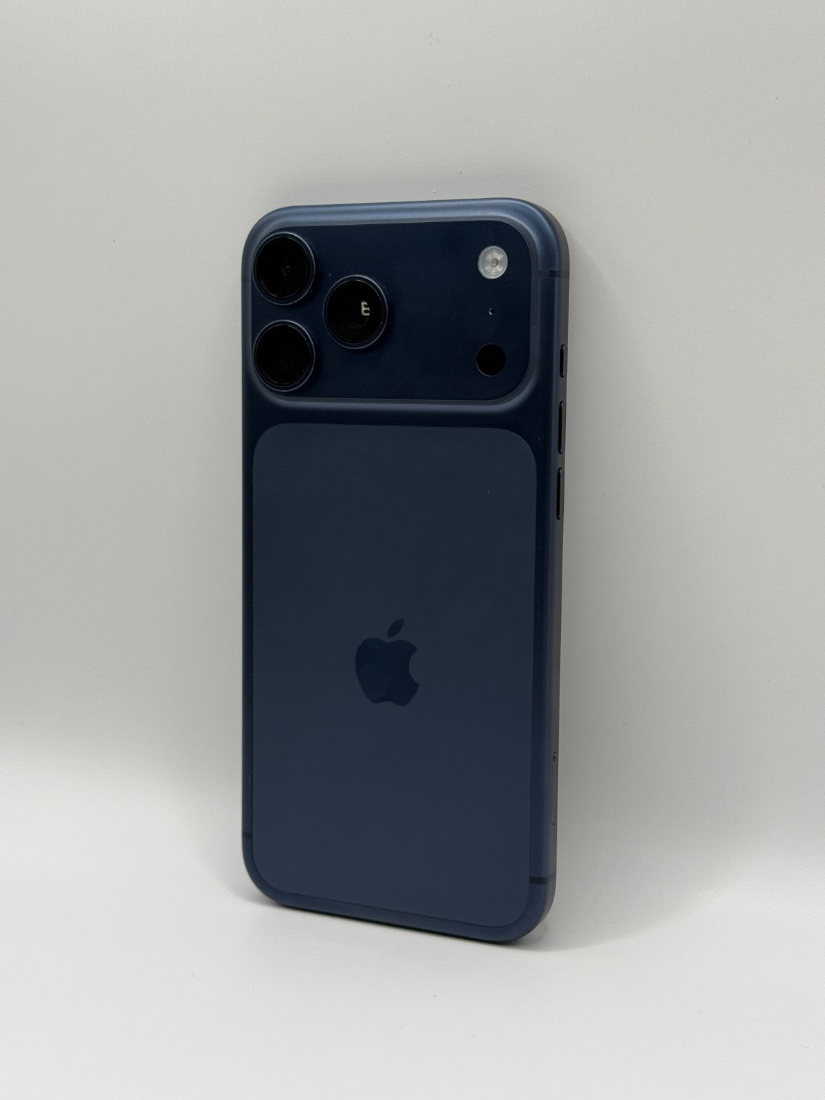 Apple Iphone 17 Pro Max 256GB Deep Blue Warranty Unlocked Excellent Condition