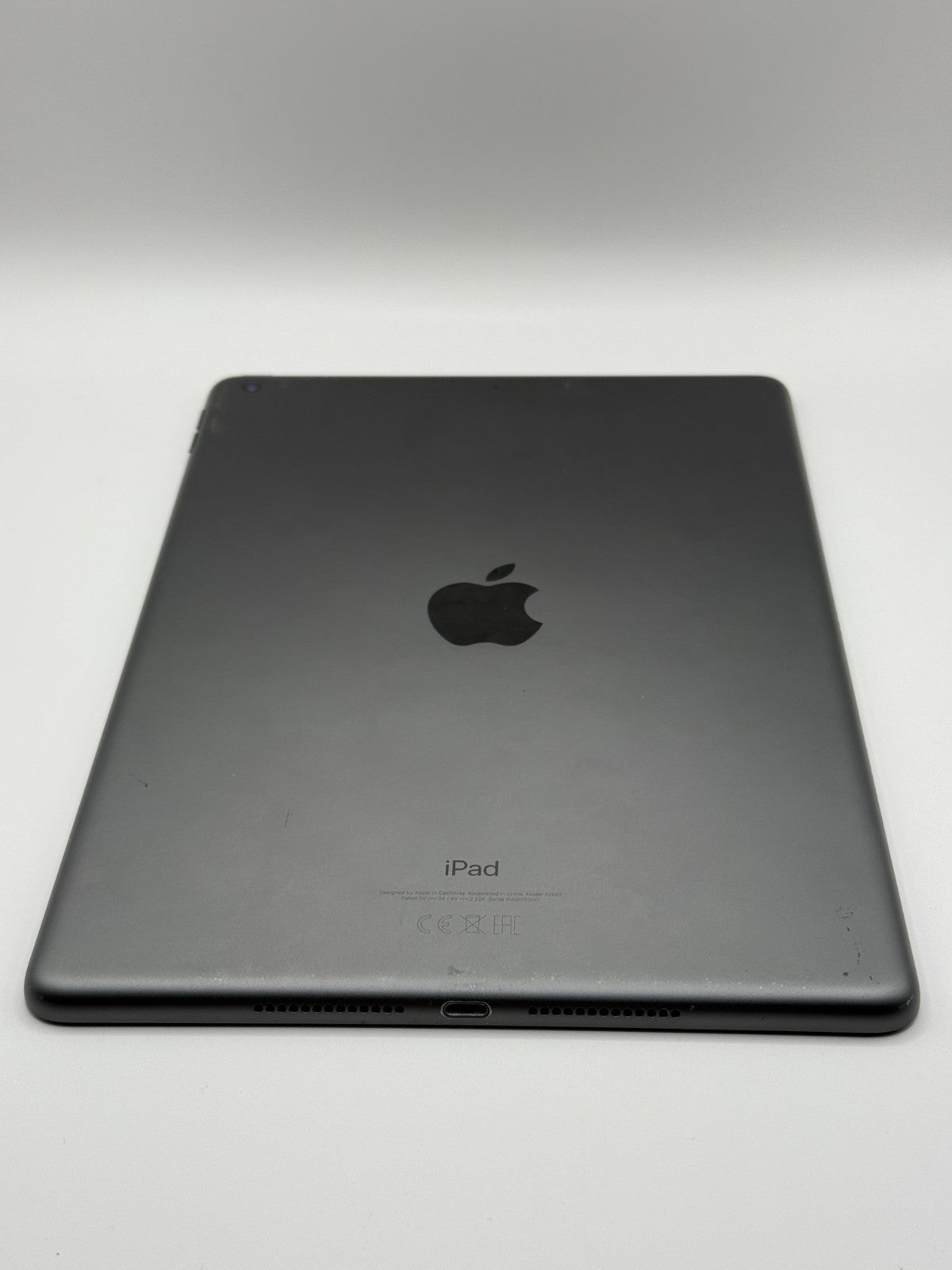 Apple Ipad 9th Generation 64GB Wi-Fi 10.2 Space Grey Very Good Condition