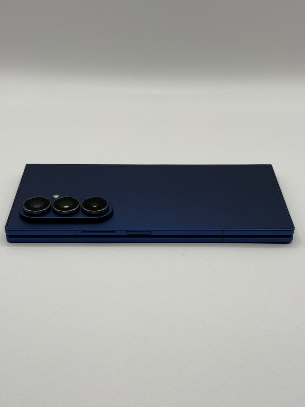 Samsung Galaxy Z Fold 7 5G AI 512GB Blue Brand New No Box Warranty Unlocked