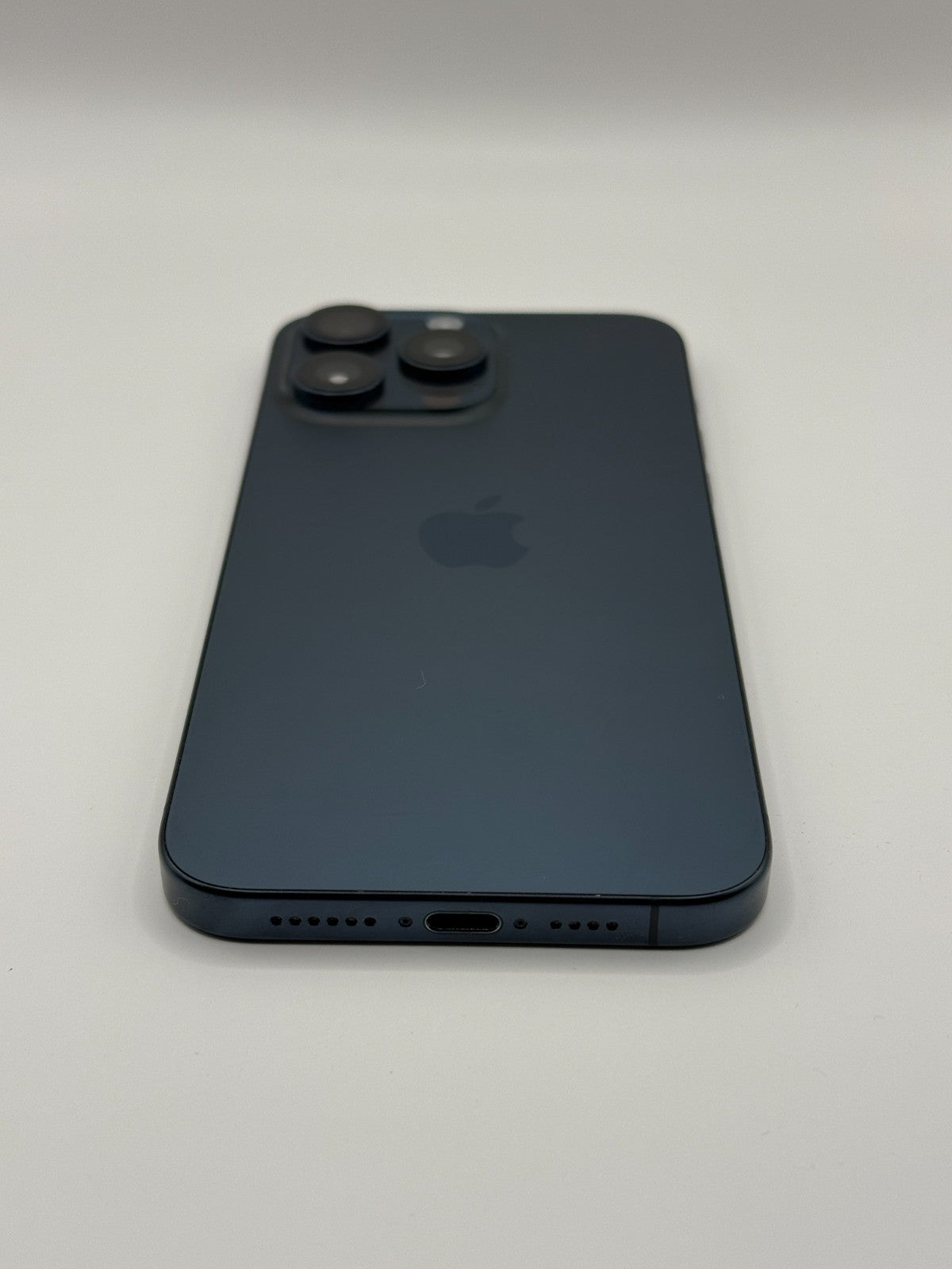 Apple Iphone 15 Pro Max Blue Titanium 256GB Very Good Condition Unlocked