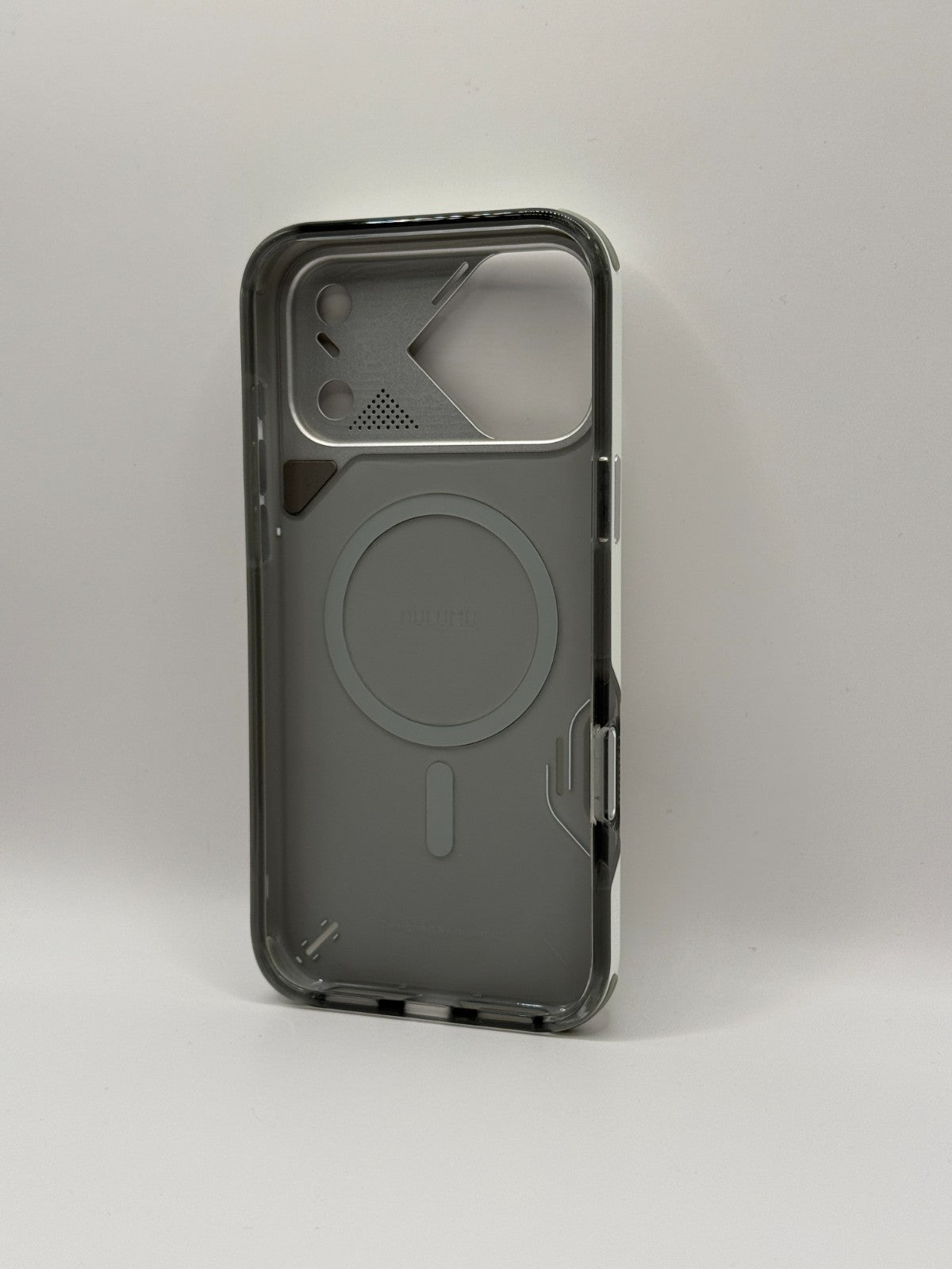 Aulumu A17 Shockproof Case For Iphone 17 Pro Max White MagSafe Opened Never Used