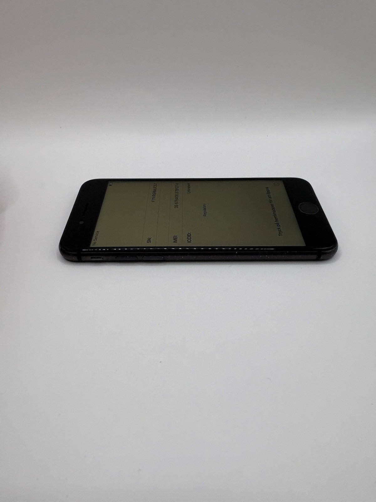 Apple iPhone 8 64GB Grey Faulty Screen And Home Button