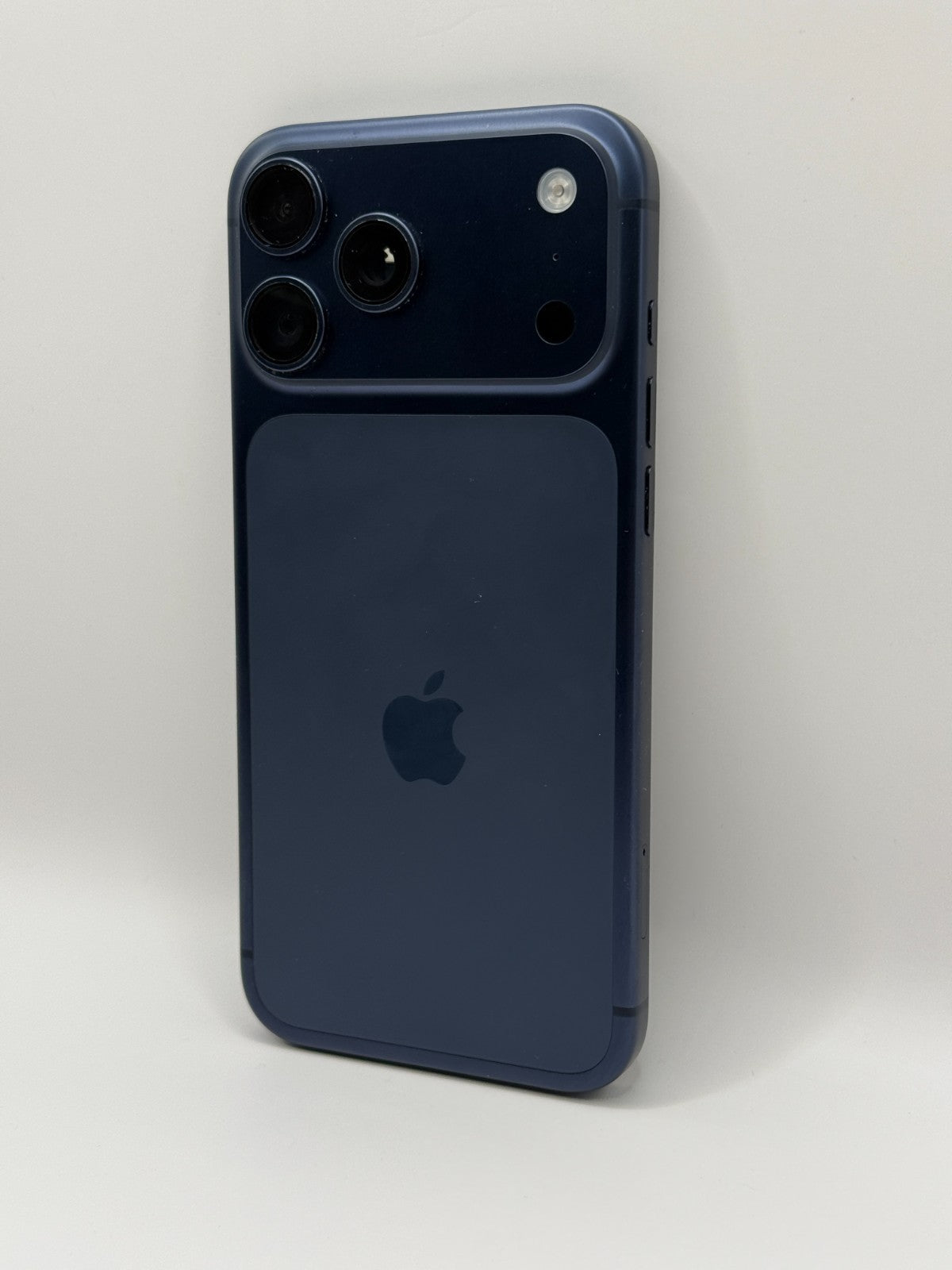 Apple Iphone 17 Pro Max 256GB Deep Blue Warranty Unlocked Excellent Condition