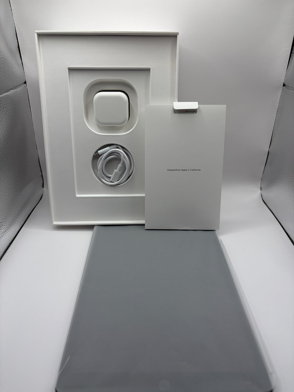 Apple Ipad 9th Generation 64GB Wi-Fi 10.2in Grey Very Good Condition Boxed