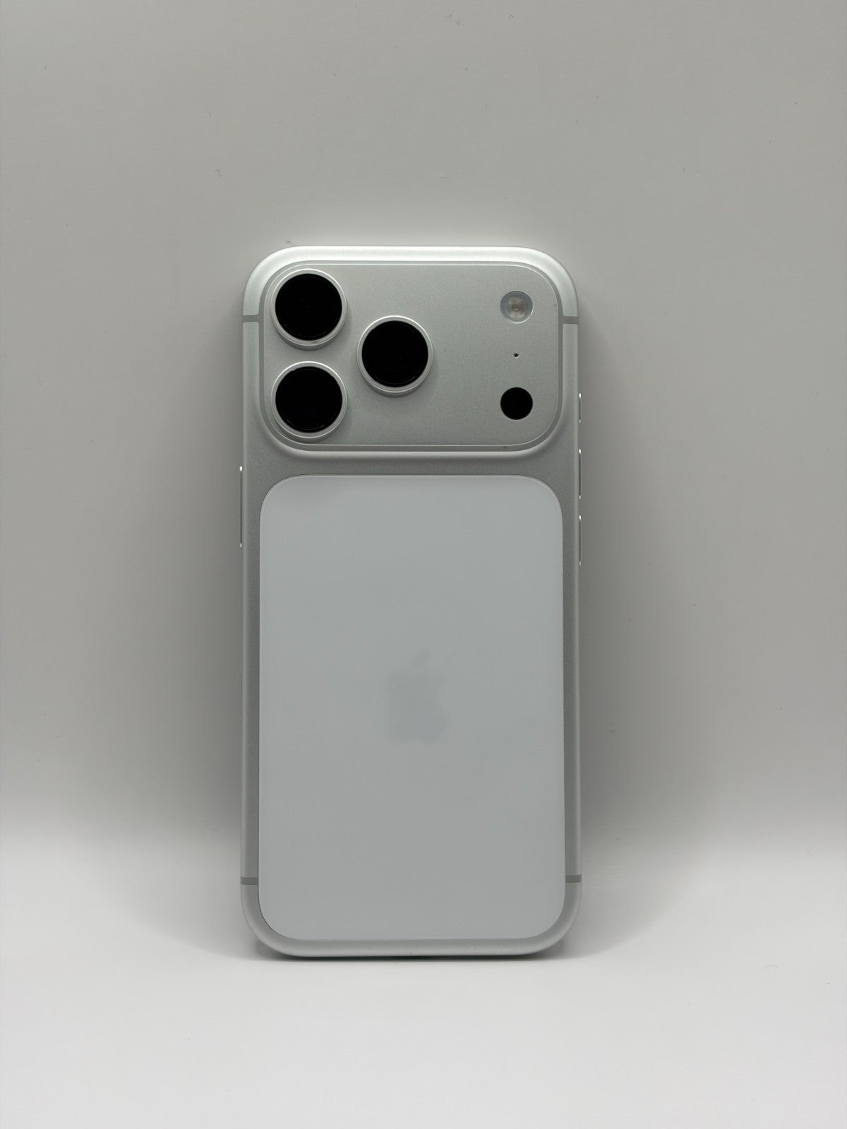 Apple Iphone 17 Pro 256GB Silver Unlocked Excellent Condition Warranty