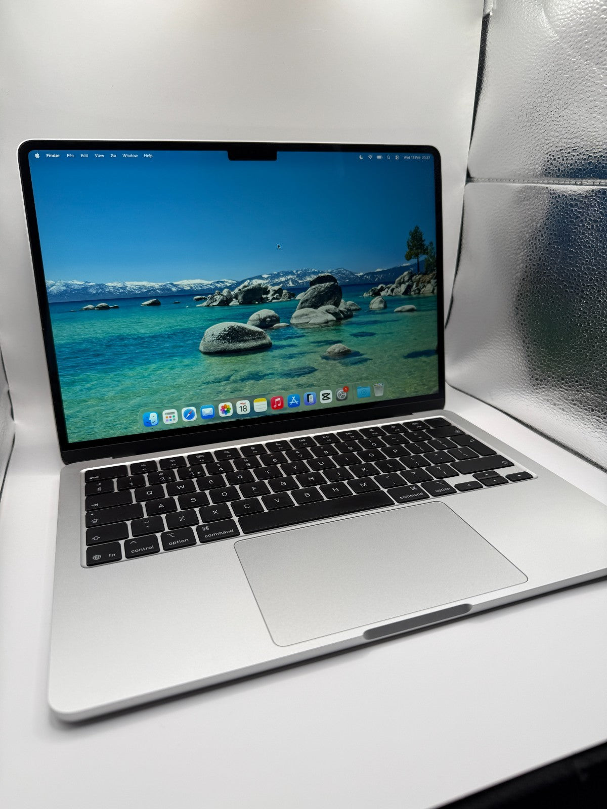 Apple Macbook Air M4 13.6" 2025 16Gb Ram 256Gb Ssd Silver Excellent Condition