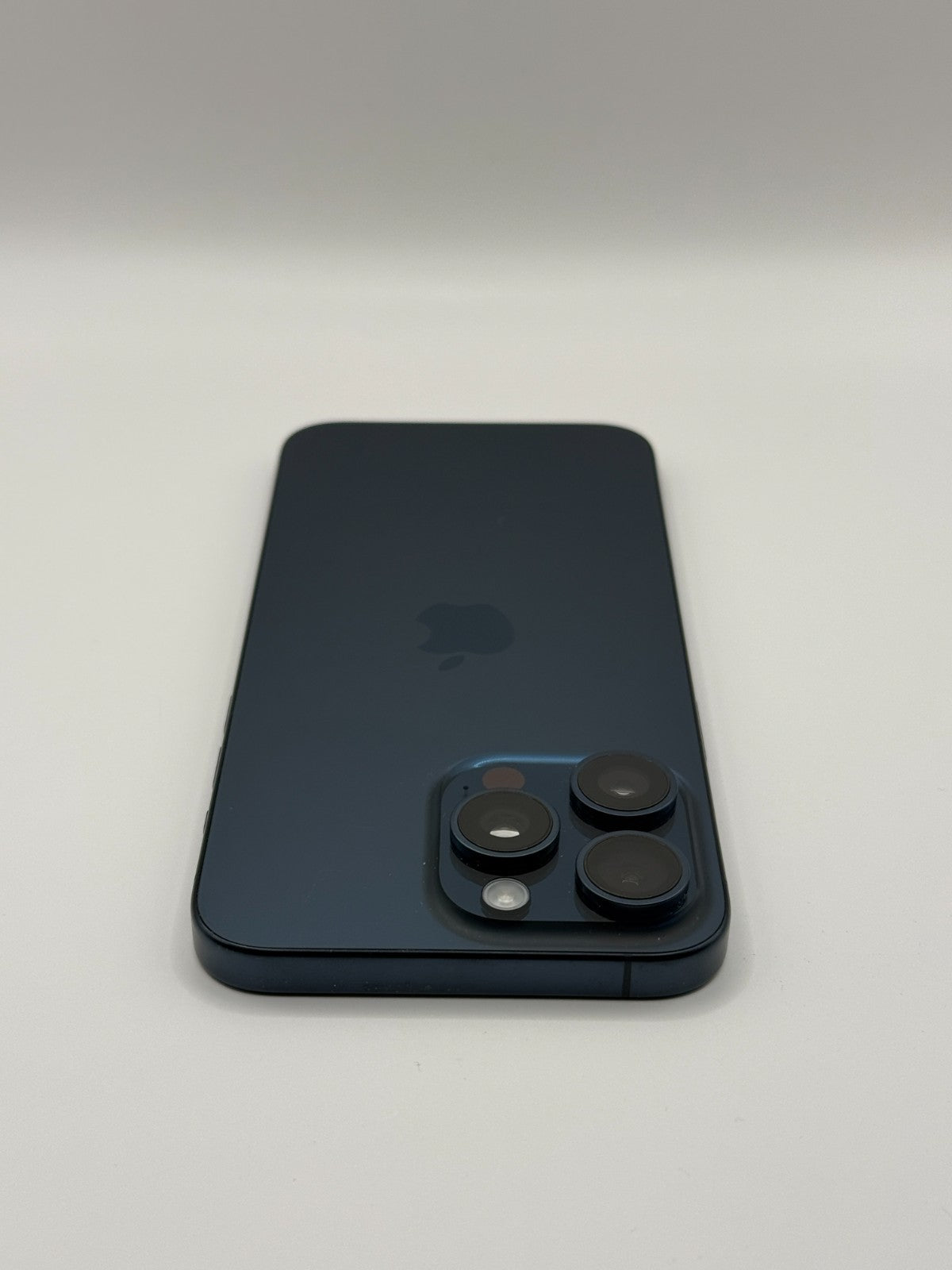 Apple Iphone 15 Pro Max Blue Titanium 256GB Very Good Condition Unlocked