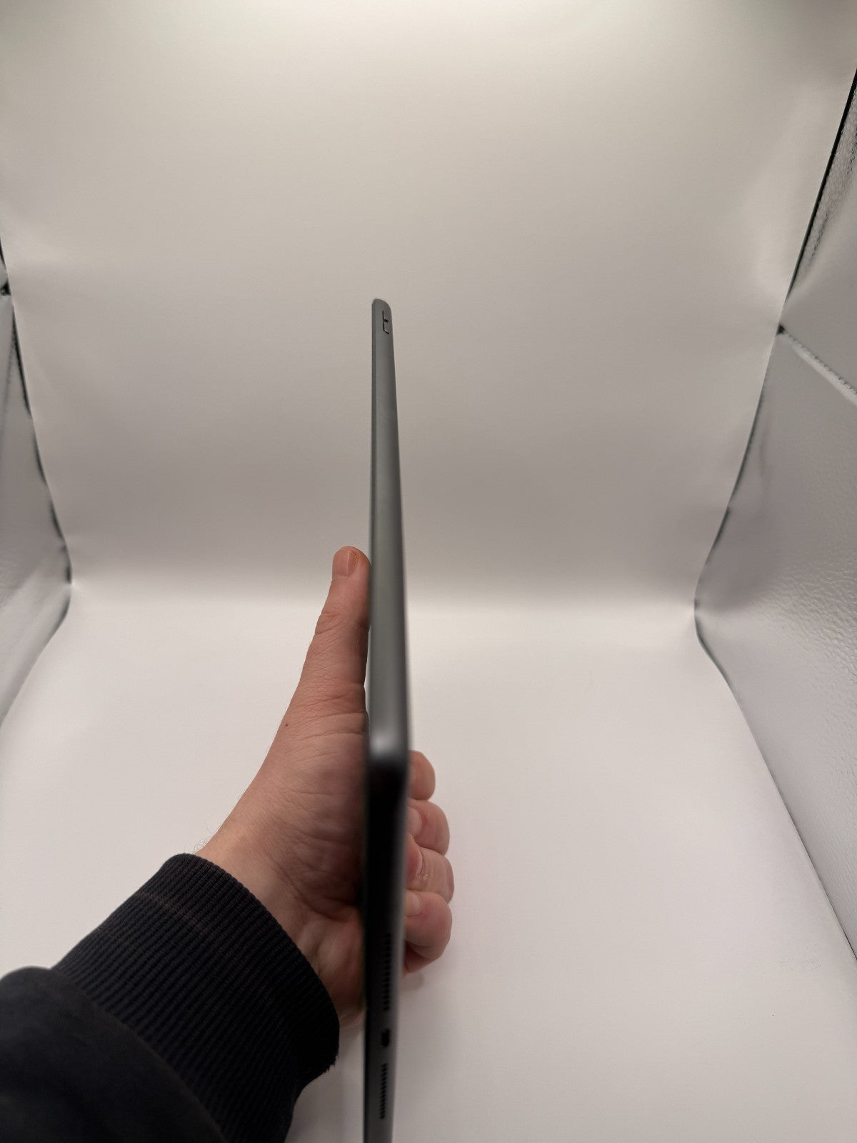 Apple iPad 8th Gen 2020 10.2" 32GB WiFi Unlocked Space Gray Boxed Warranty