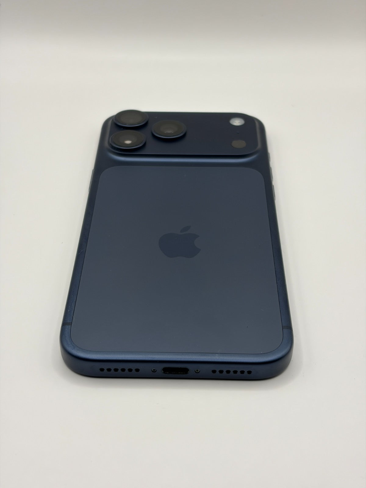 Apple Iphone 17 Pro Max 256GB Deep Blue 5G Warranty Unlocked Excellent Condition