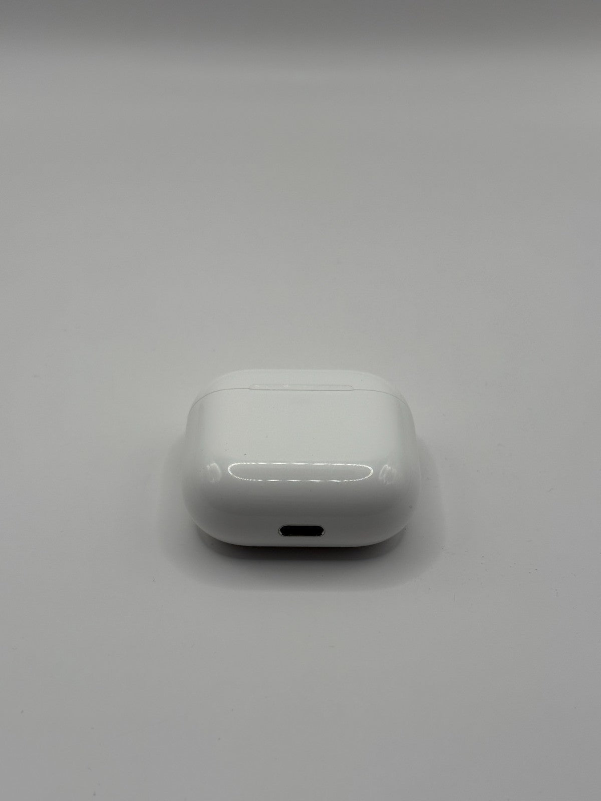 Genuine Apple AirPods 4 Non Anc A3508 USB-C Wireless Charging Case Only