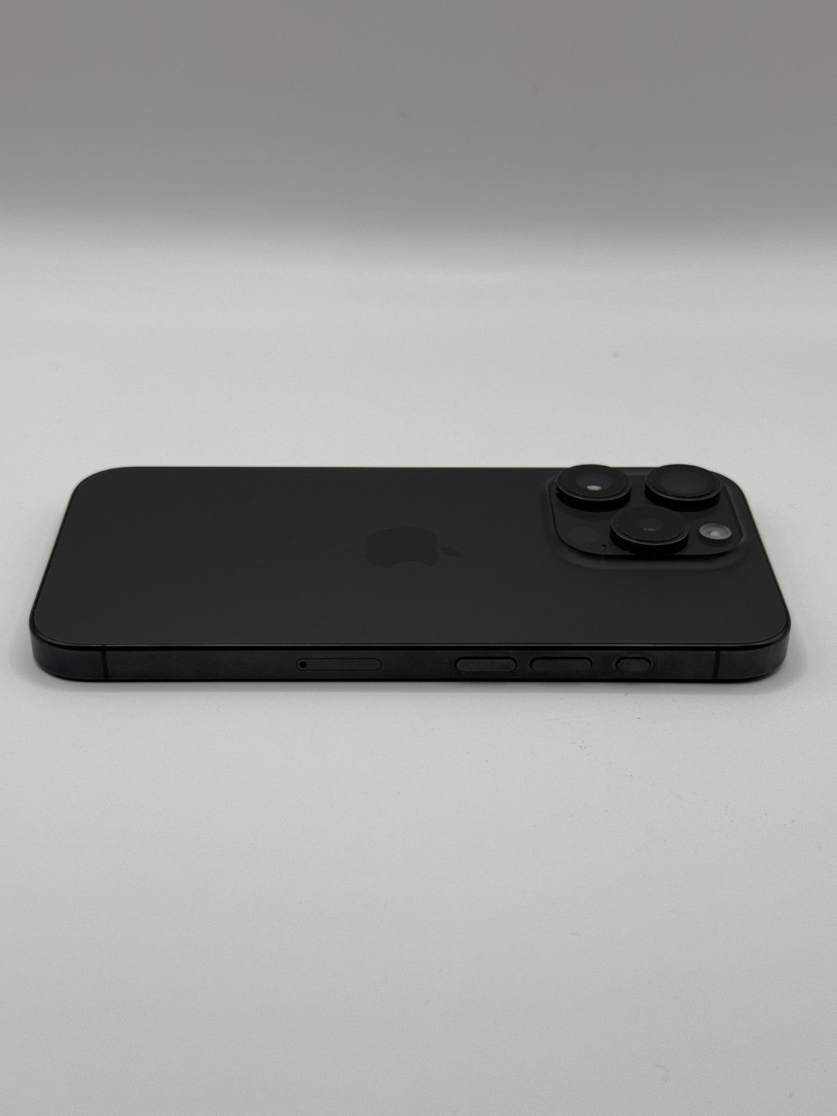 Apple Iphone 15 Pro 256GB Black Titanium Unlocked Warranty Excellent Condition