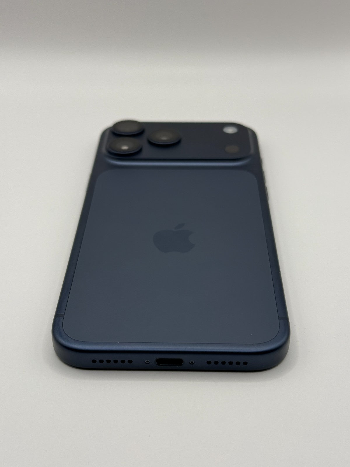 Apple Iphone 17 Pro Max 256GB Deep Blue 5G Warranty Unlocked Opened Never Used
