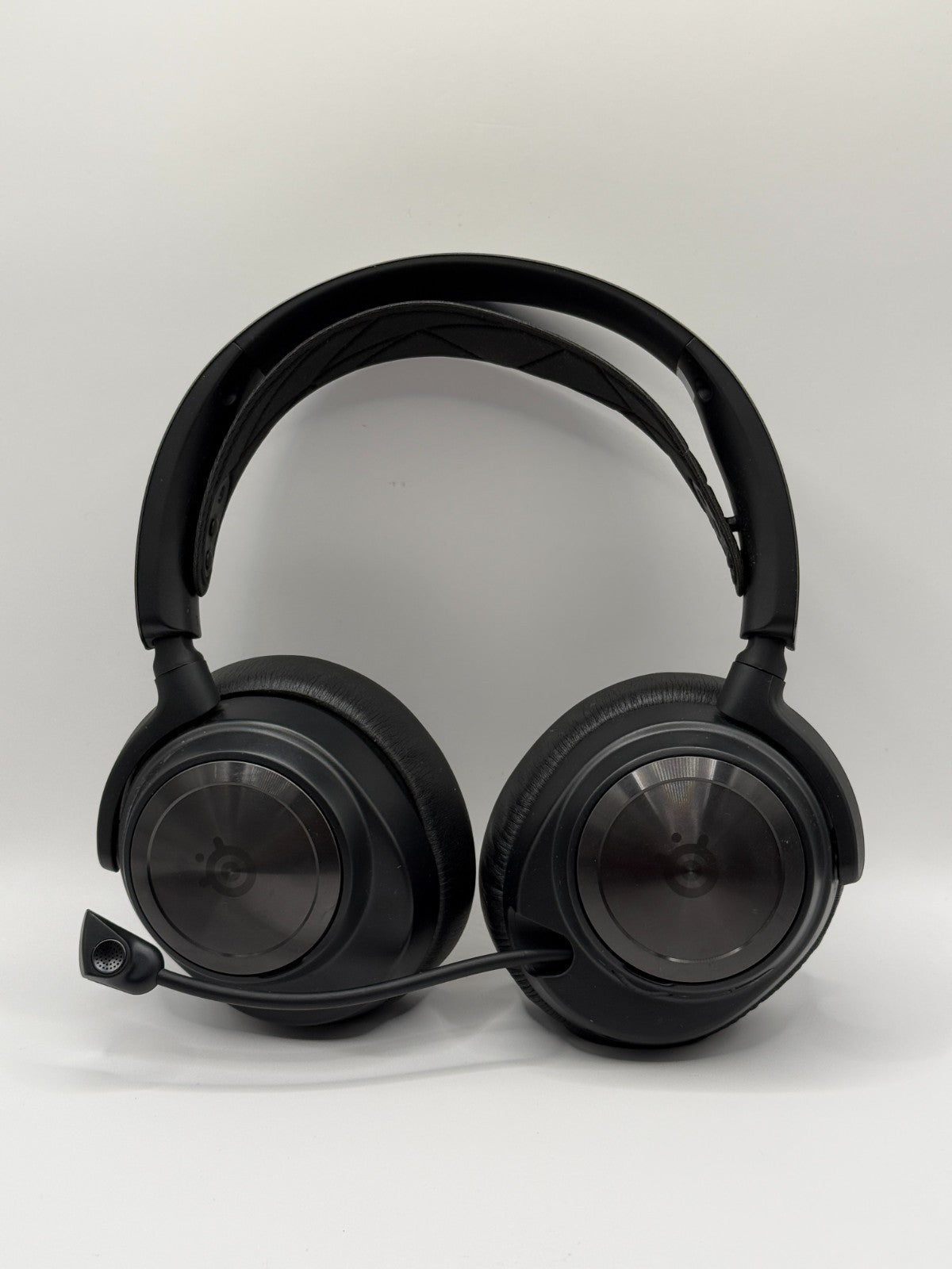 SteelSeries Arctis Nova Pro Wired Over Ear Gaming Headset 360° Spatial Audio