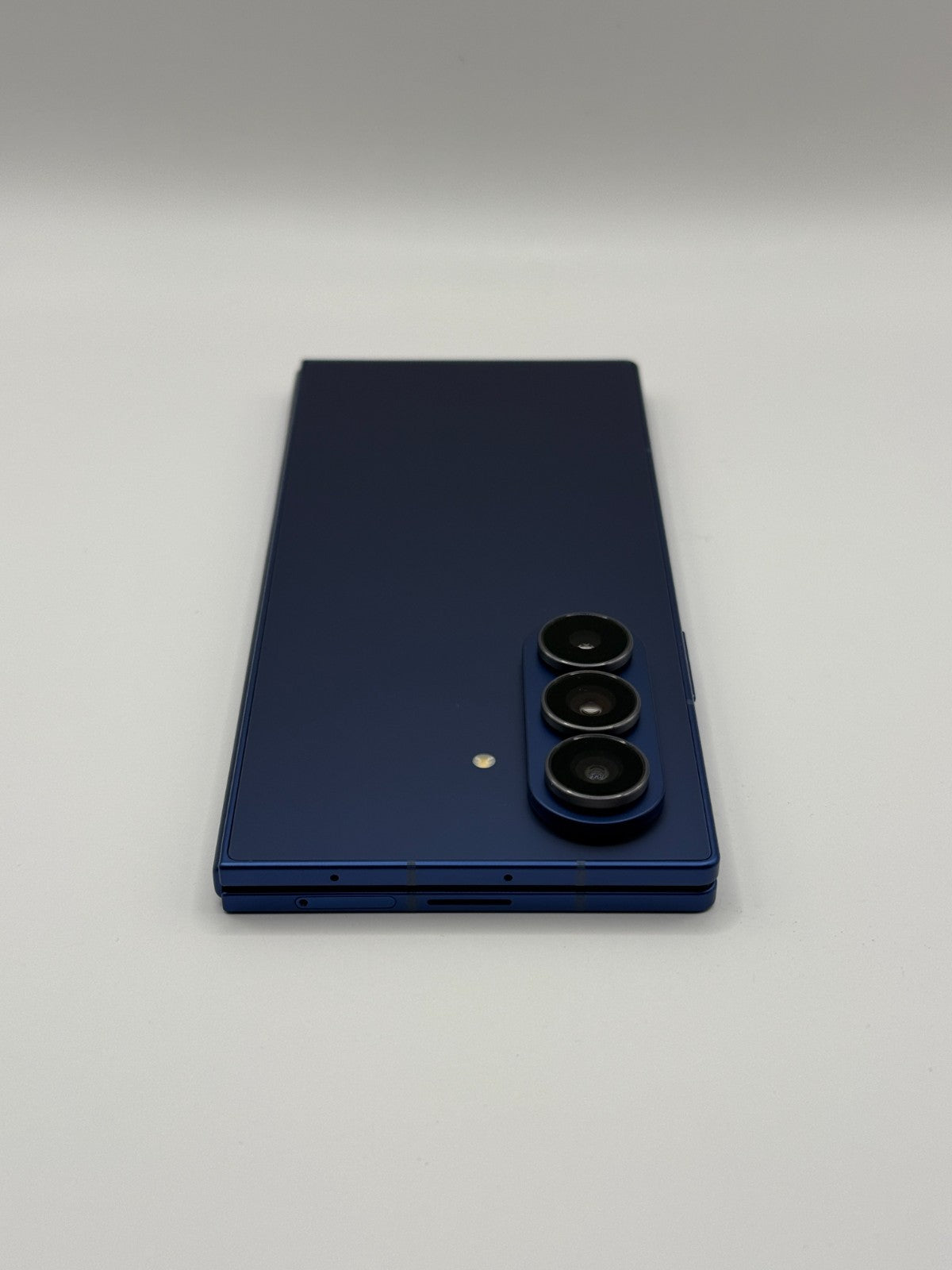 Samsung Galaxy Z Fold 7 5G AI 512GB Blue Brand New No Box Warranty Unlocked