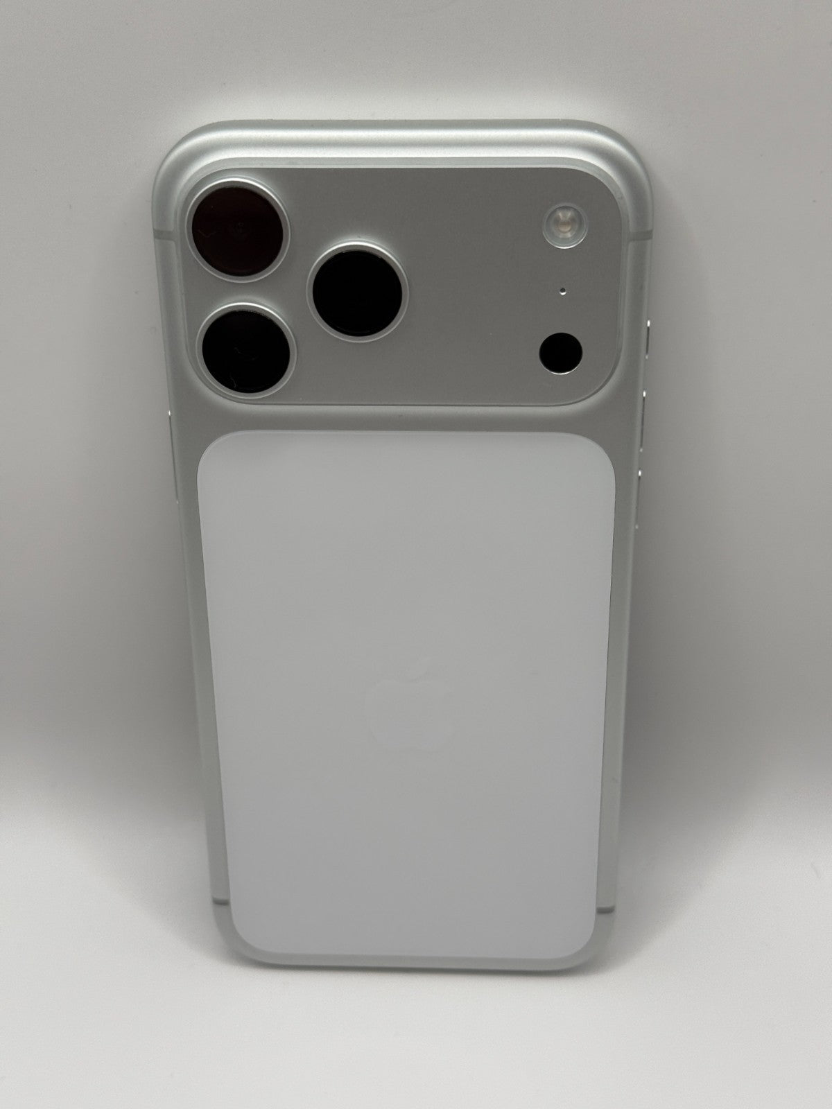 Apple Iphone 17 Pro Max 256GB Silver Warranty Unlocked Excellent Condition