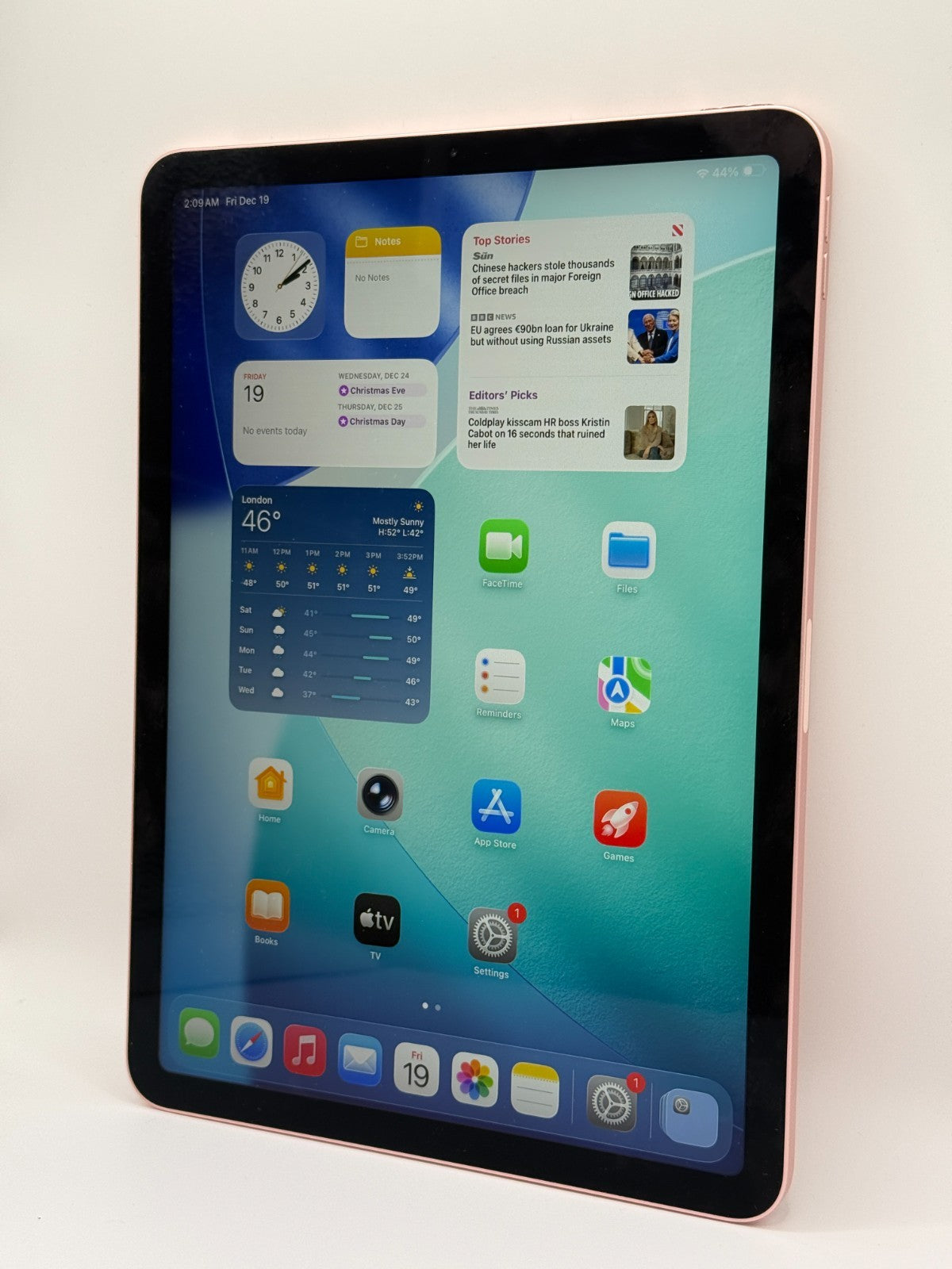 Apple Ipad Air 4th Generation Rose Gold 64GB WiFi Unlocked Very Good Condition