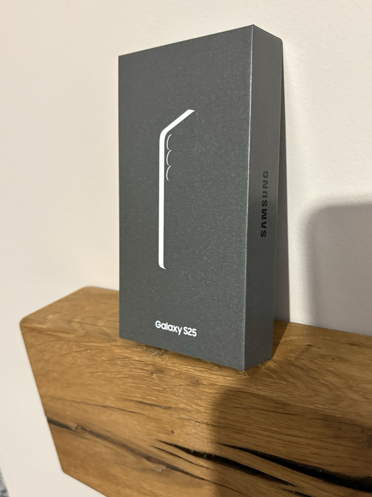 Samsung Galaxy S25 512GB (960) Mint Brand New Sealed Unlocked