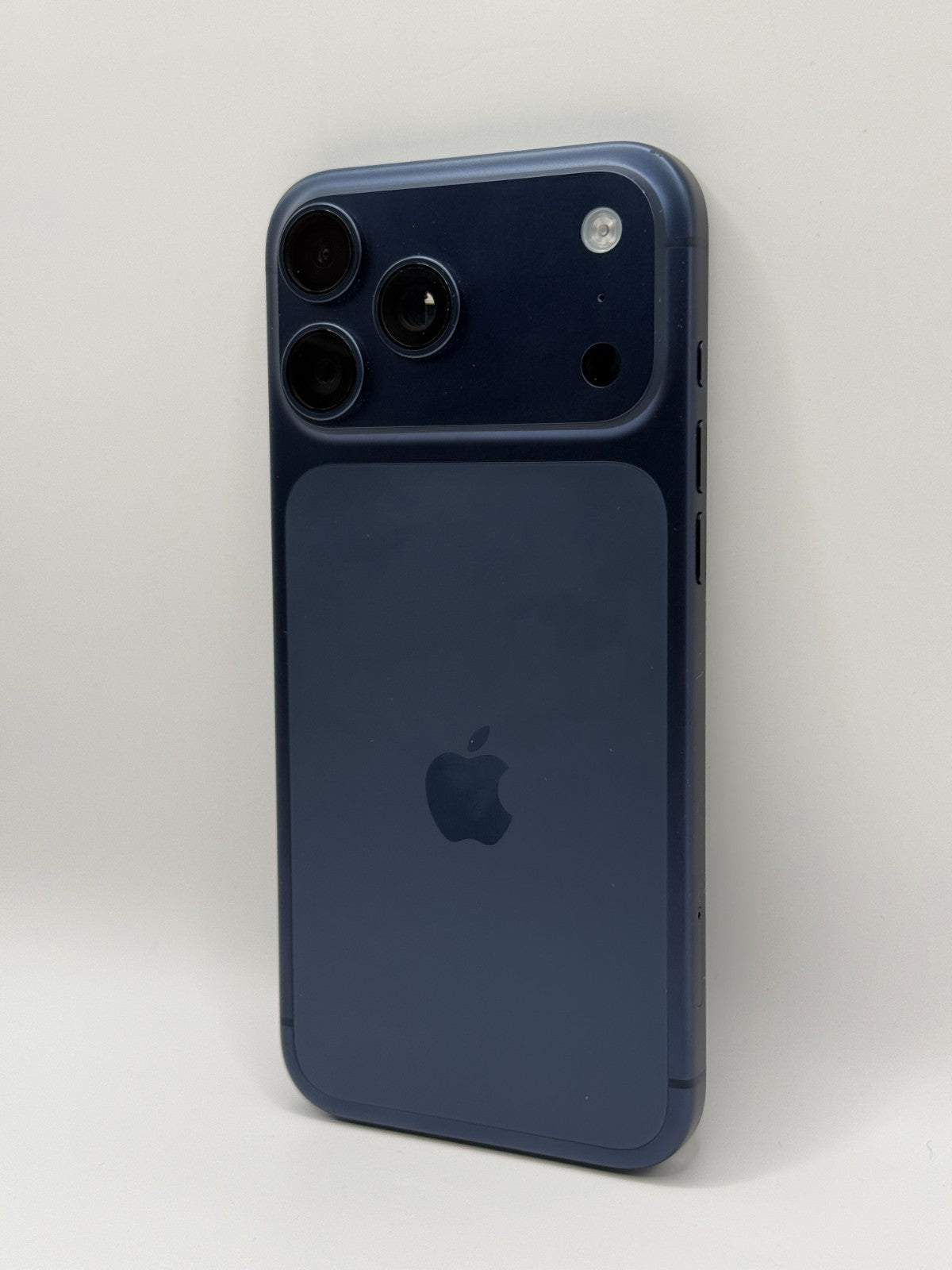 Apple Iphone 17 Pro Max 256GB Deep Blue 5G Warranty Unlocked Excellent Condition