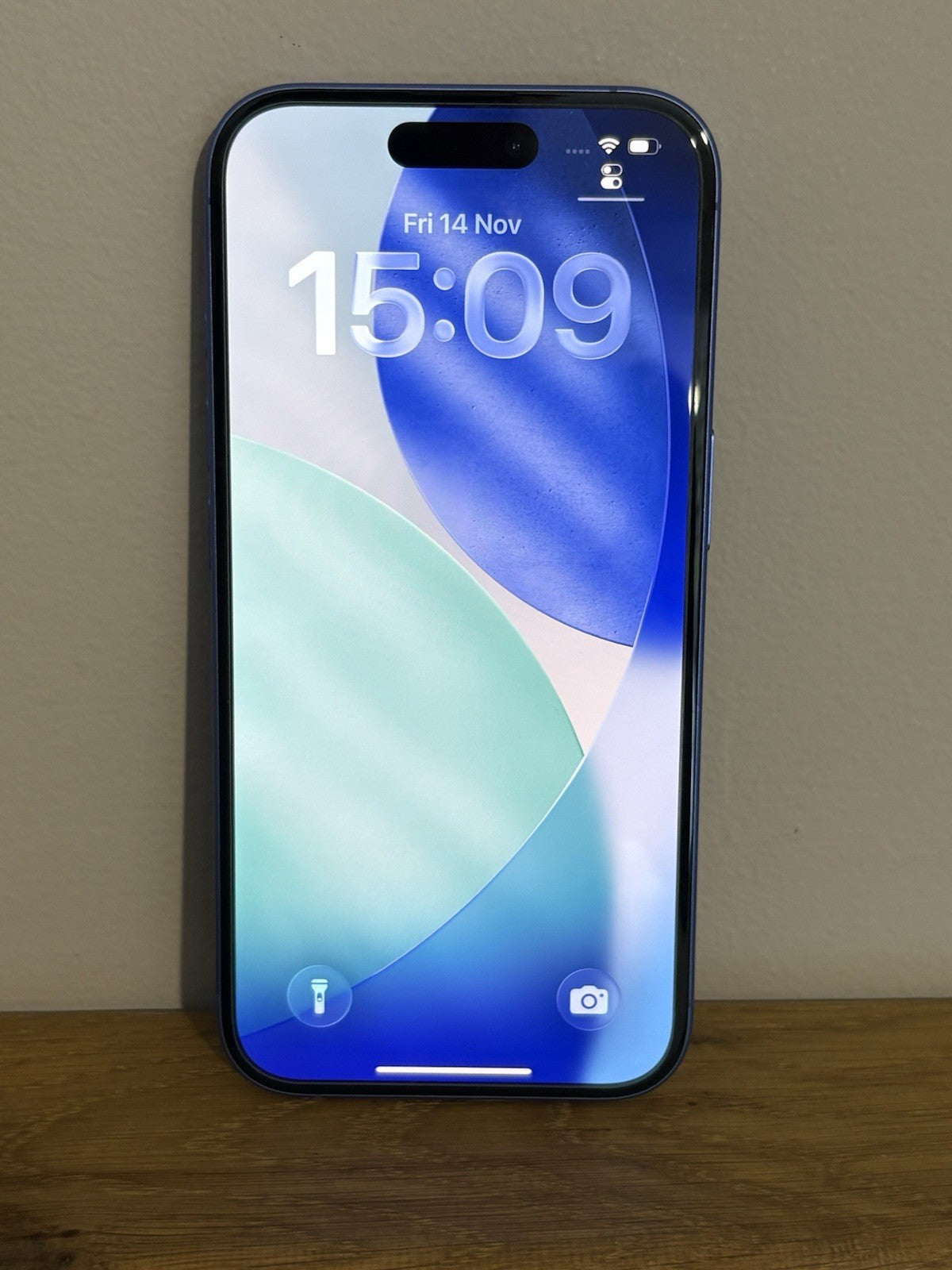 Apple iPhone 16 128GB 5G (0113617) Blue Unlocked Excellent Condition Warranty