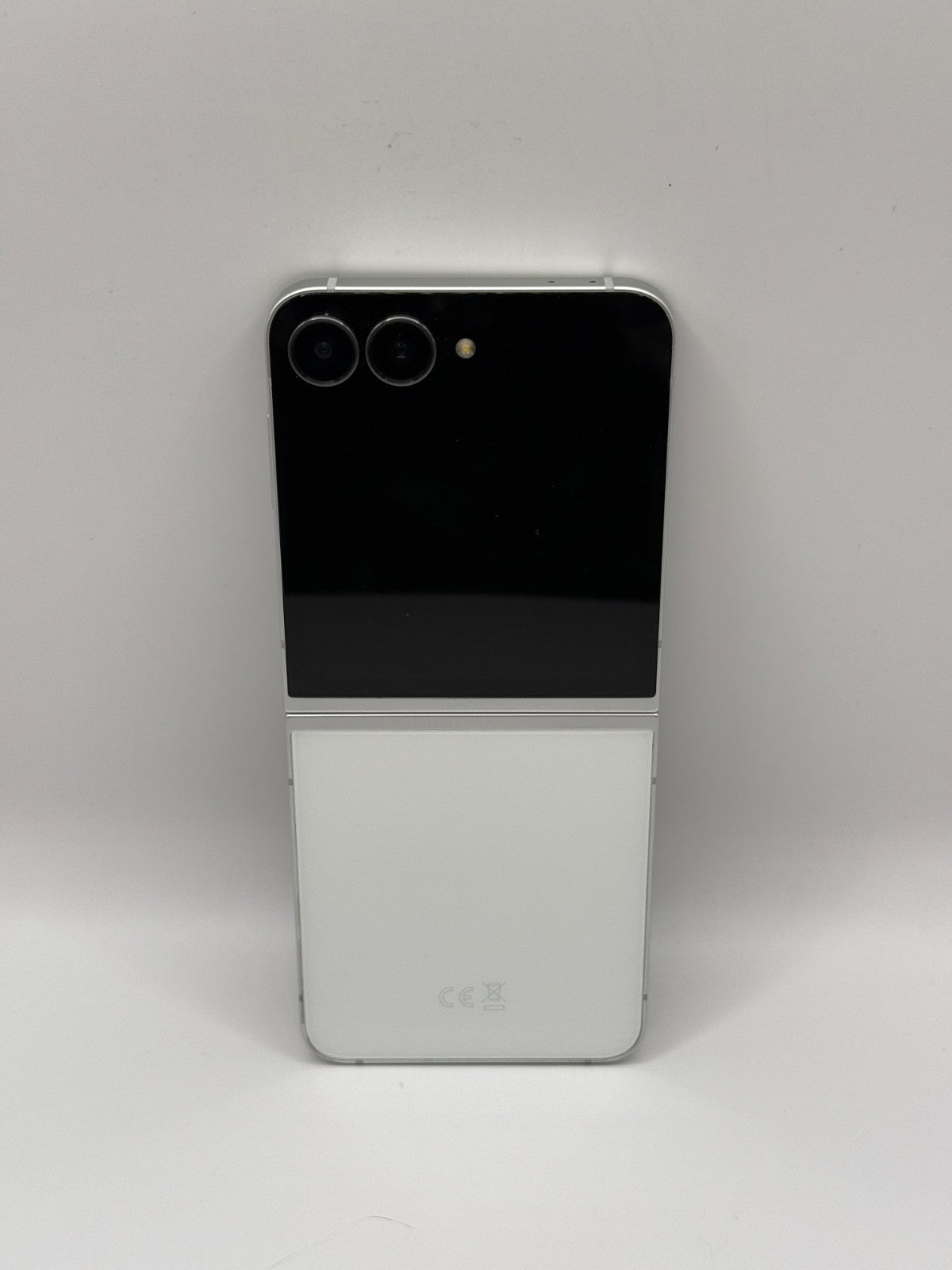 Samsung Galaxy Z Flip7 FE White 5G AI 256GB Unlocked Excellent Warranty Boxed