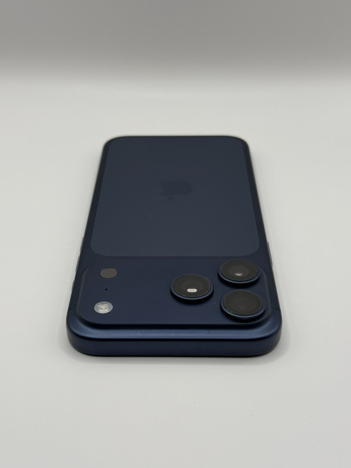 Apple Iphone 17 Pro Max 256GB Deep Blue Warranty Unlocked Excellent Condition