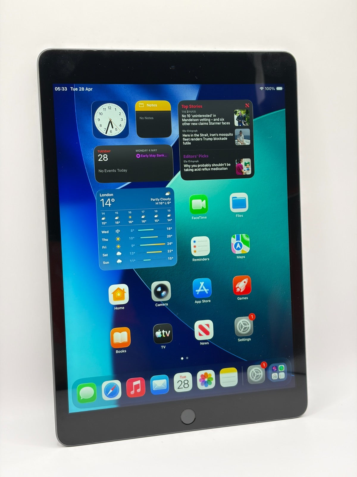 Apple Ipad 9th Generation 64GB Wi-Fi 10.2in Grey Very Good Condition Boxed
